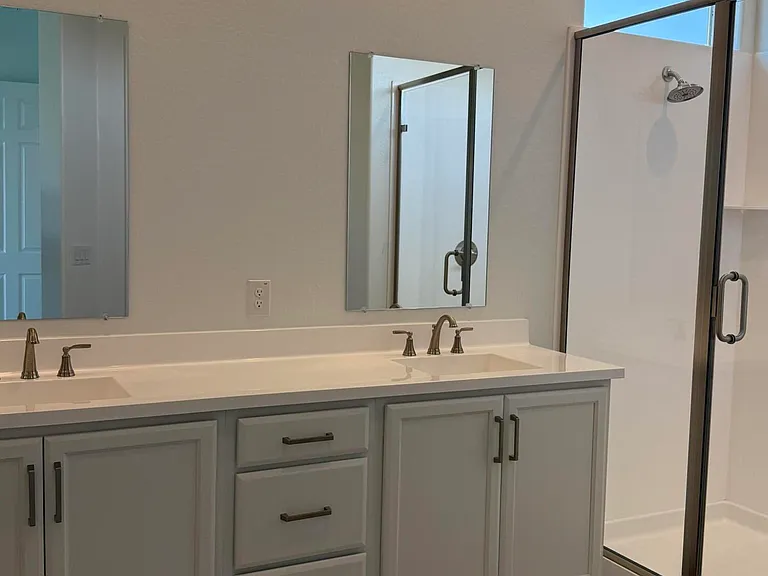 2921 E Mission Ln — Photo 8