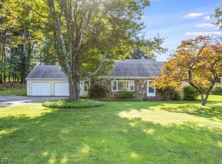 23 E Fox Hill Rd, Long Valley, NJ 07853