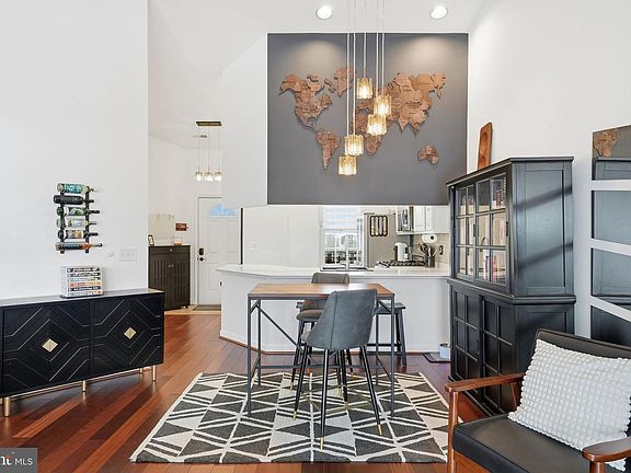 5th image of 6940 Fairfax Dr Unit 406