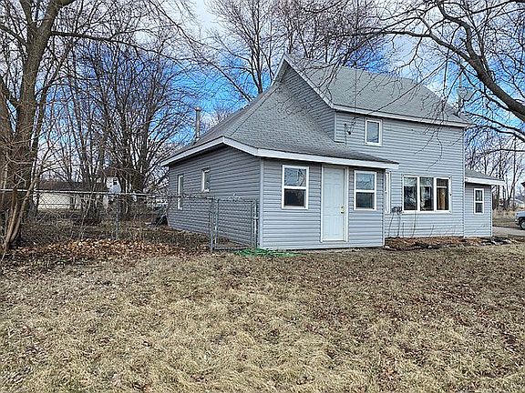 4th image of 901 Monona St