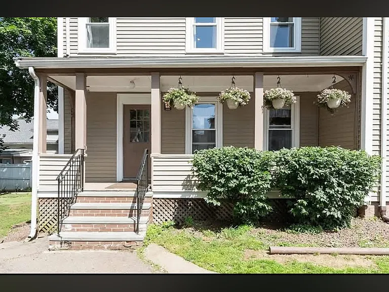 19 Franklin St #2 — Photo 1