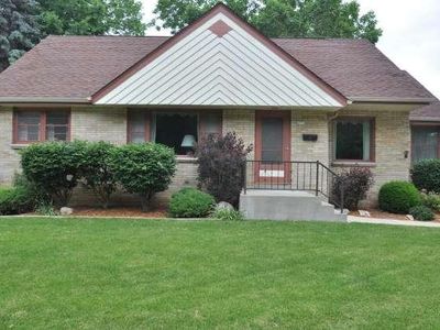 4714 W Kinnickinnic River Pkwy, Milwaukee, WI, 53219