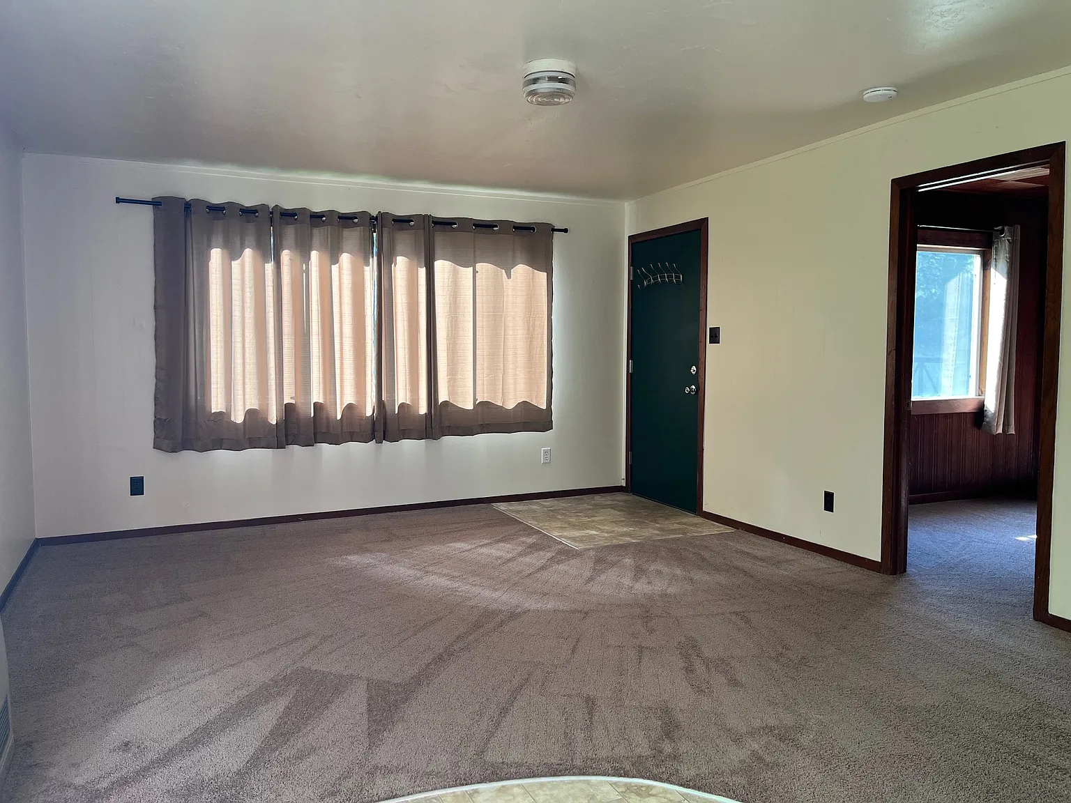 1 bed, 600 sqft, $1,000 — Photo 2