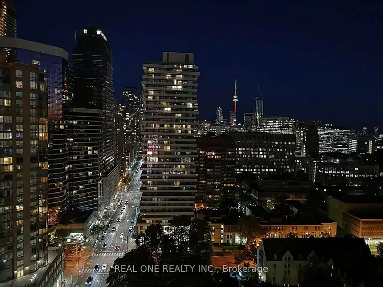 1080 Bay St #1005 — Photo 14
