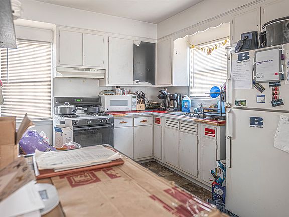 4th image of 1524 Virginia Ave