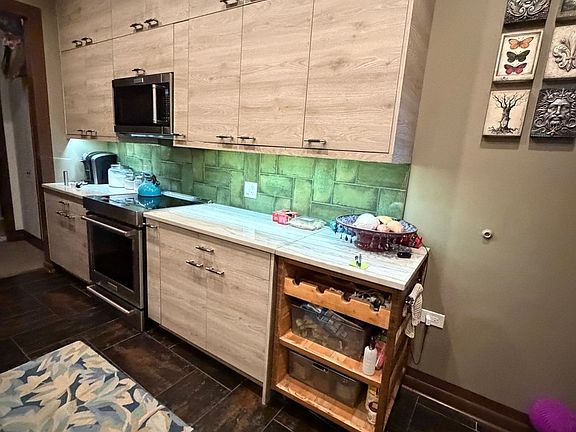 3rd image of 4626 N Kenmore Ave APT 1N