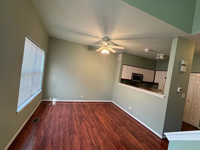 FAMILY ROOM/DINING AREA