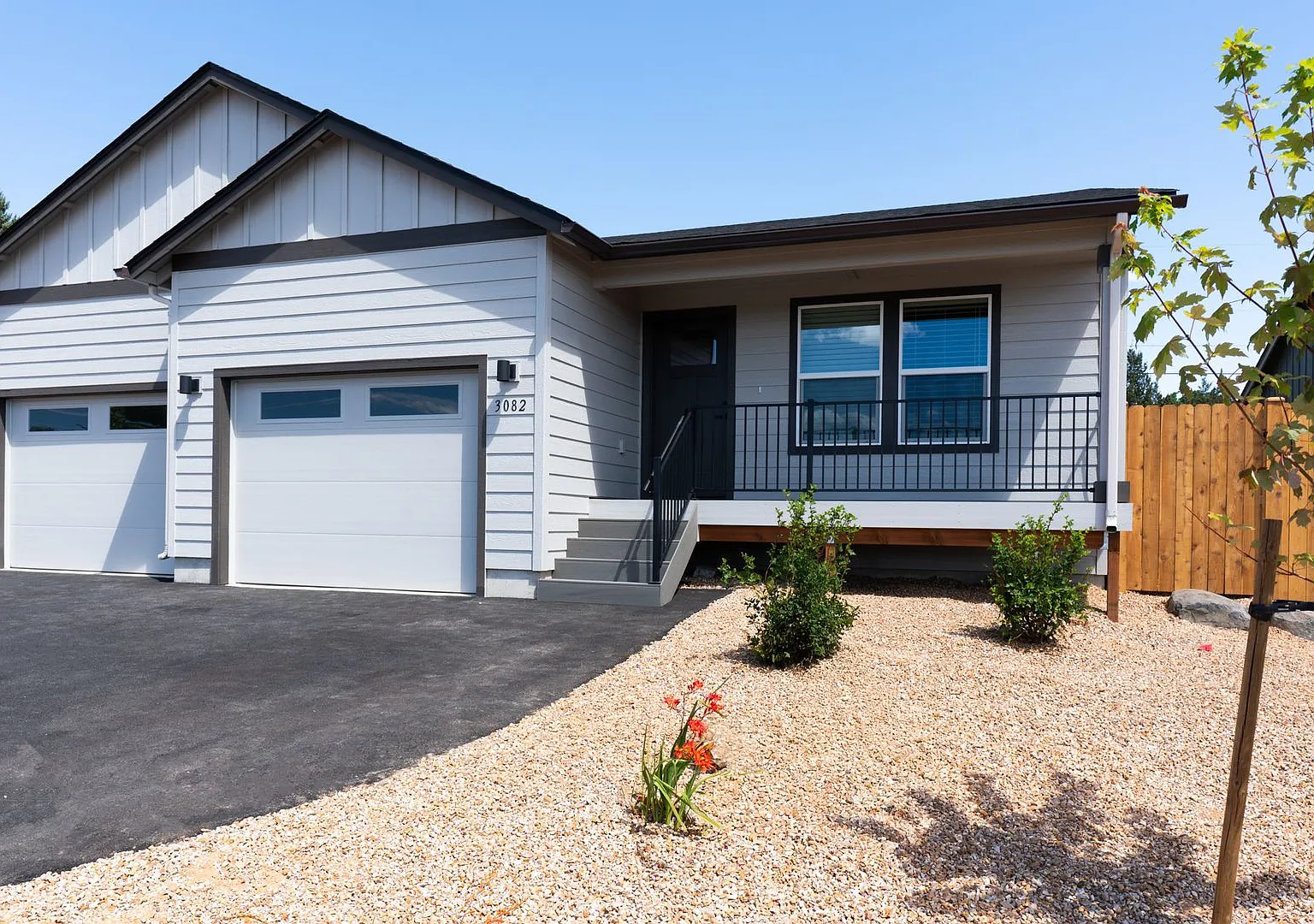Newer 2 Bedroom 2 Bathroom Duplex in SW Redmond — Photo 1