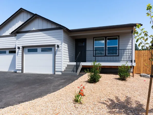3082 SW 46th St, Redmond, OR 97756