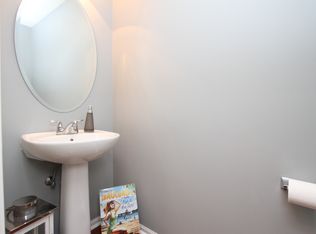 953 Brahms Rd, Volo, IL 60073