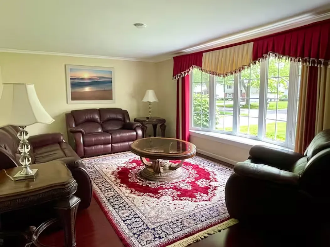 3 bed, 1.5 bath, 1760 sqft, $4,000 — Photo 3