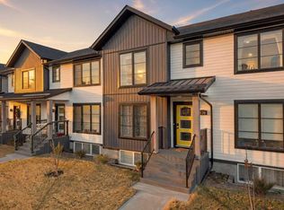 120 Crestview Blvd, Sylvan Lake, AB T4S 0V8