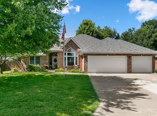 2301 W Camino Alto St, Springfield, MO 65810