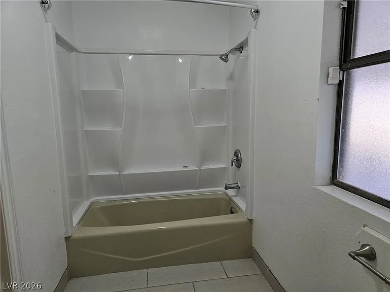 5945 N El Capitan Way — Photo 36