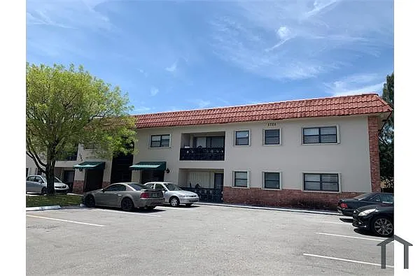 Building Photo - 1721 NW 15th Vis #9