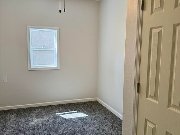 5th image of 707 W 6th Ave