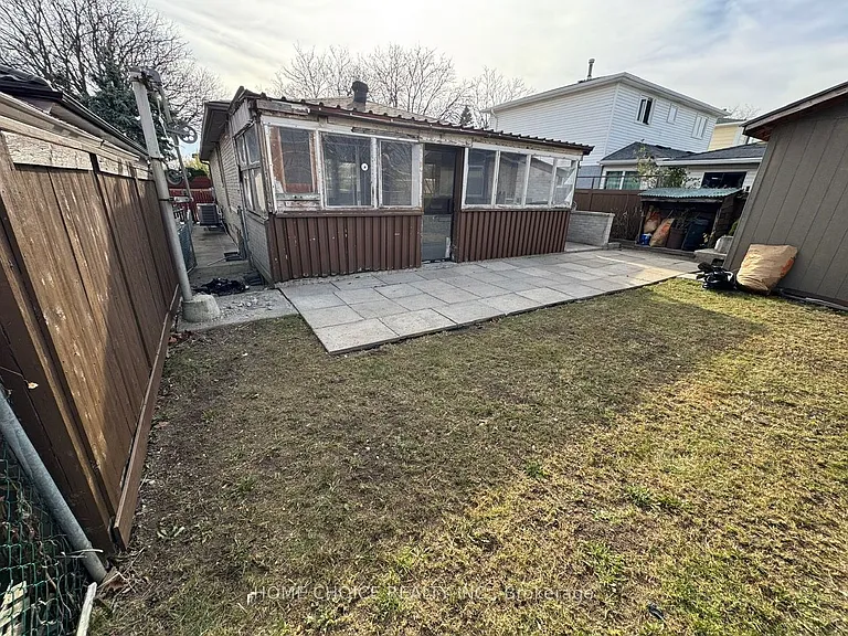 12 Sultan Pool Dr — Photo 36