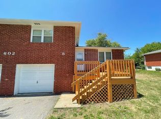 602 NE Florence Ave #B, Lees Summit, MO 64063