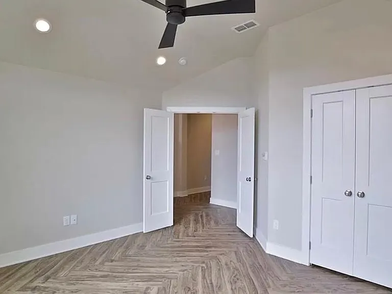 6310 Stadium Dr — Photo 4