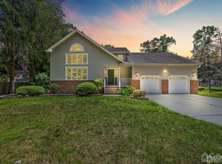 31 S Shore Blvd, Monroe Township, NJ 08831