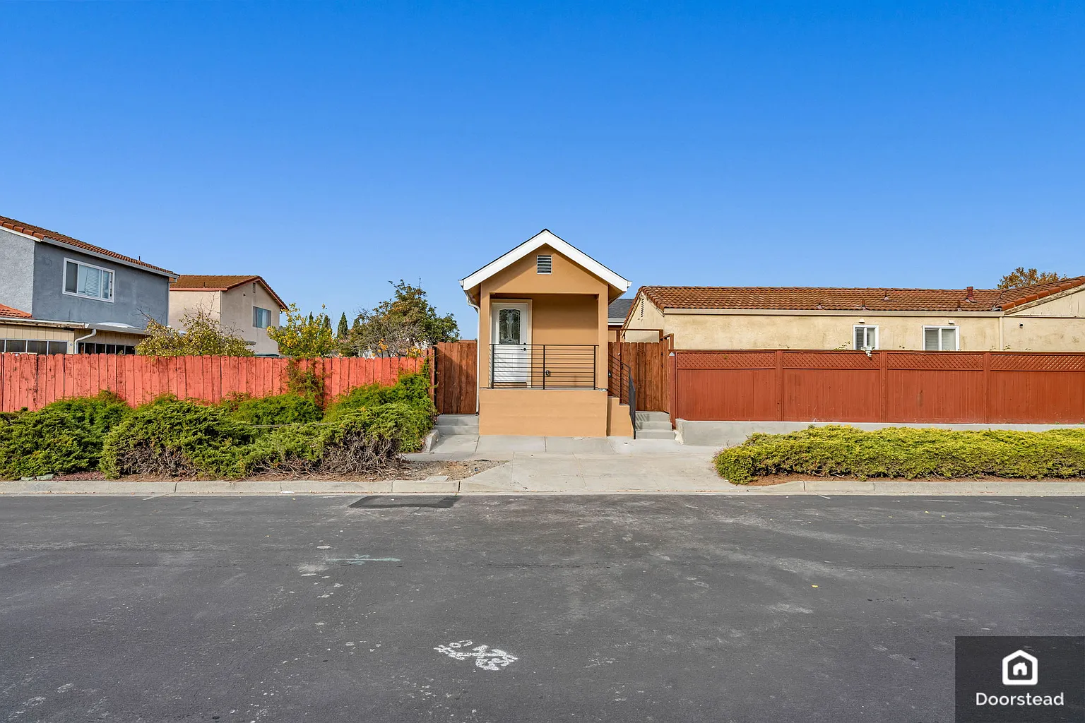 1051 Lovelock Way photo 1