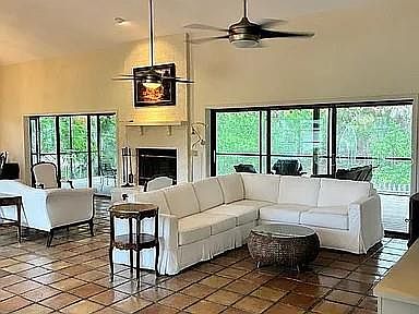 5th image of 881 Pinto Cir