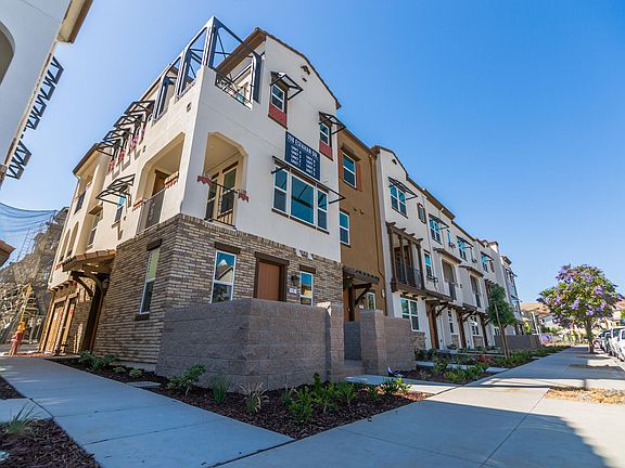 3rd image of 198 Esfahan Dr Unit 1B
