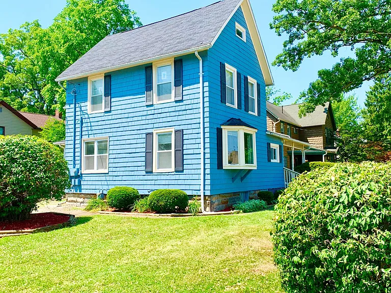 215 W Lorain St — Photo 16