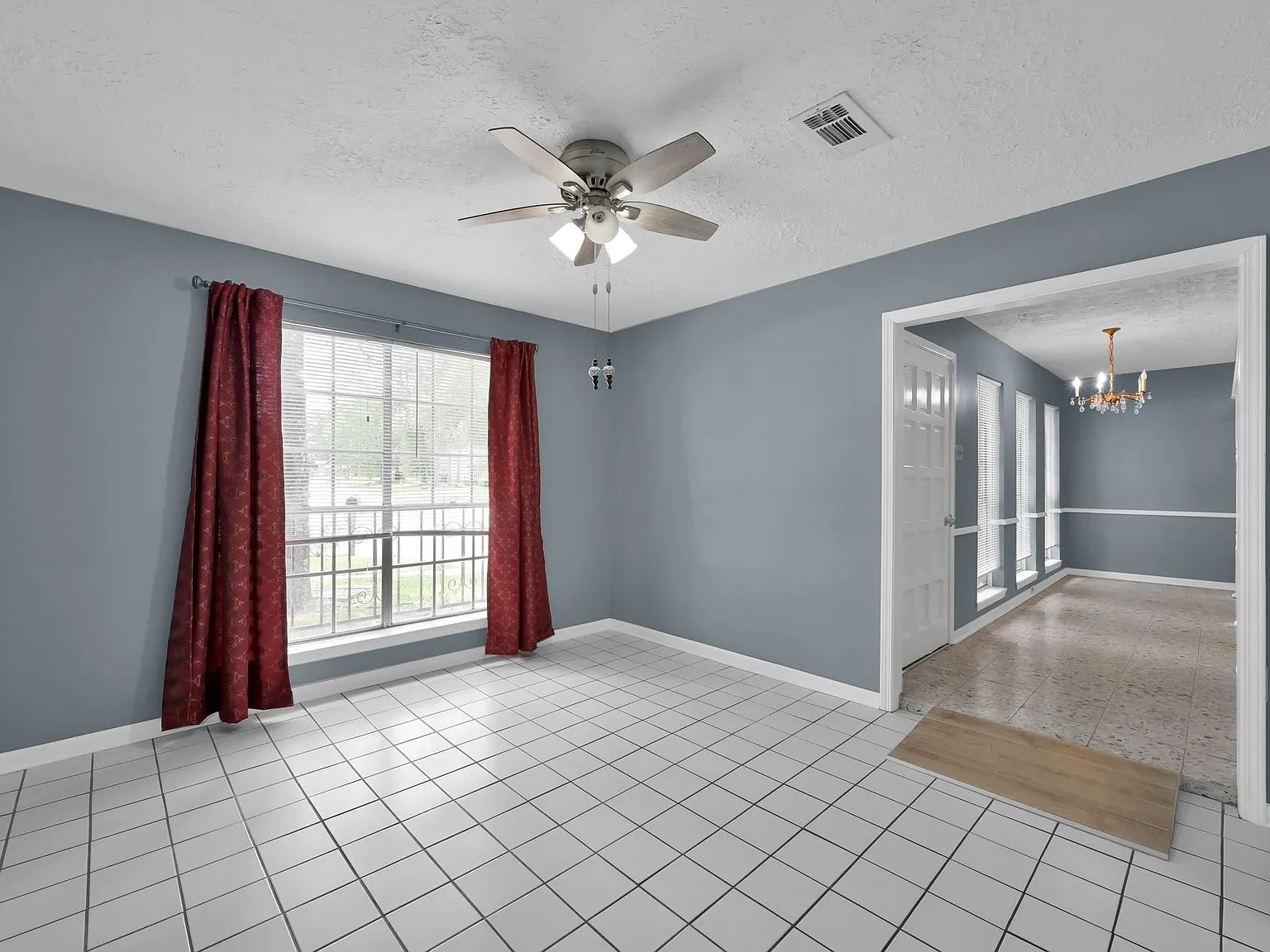 4 bed, 2.5 bath, 1998 sqft, $2,150 — Photo 2