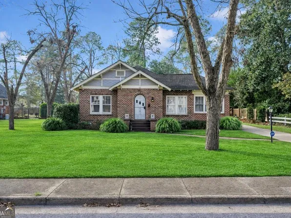 812 E 14th Ave, Cordele, GA 31015