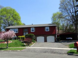 3 Sherry Cir, West Haven, CT 06516