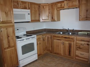 519 Juniper Ave APT 3, Glendive, MT 59330