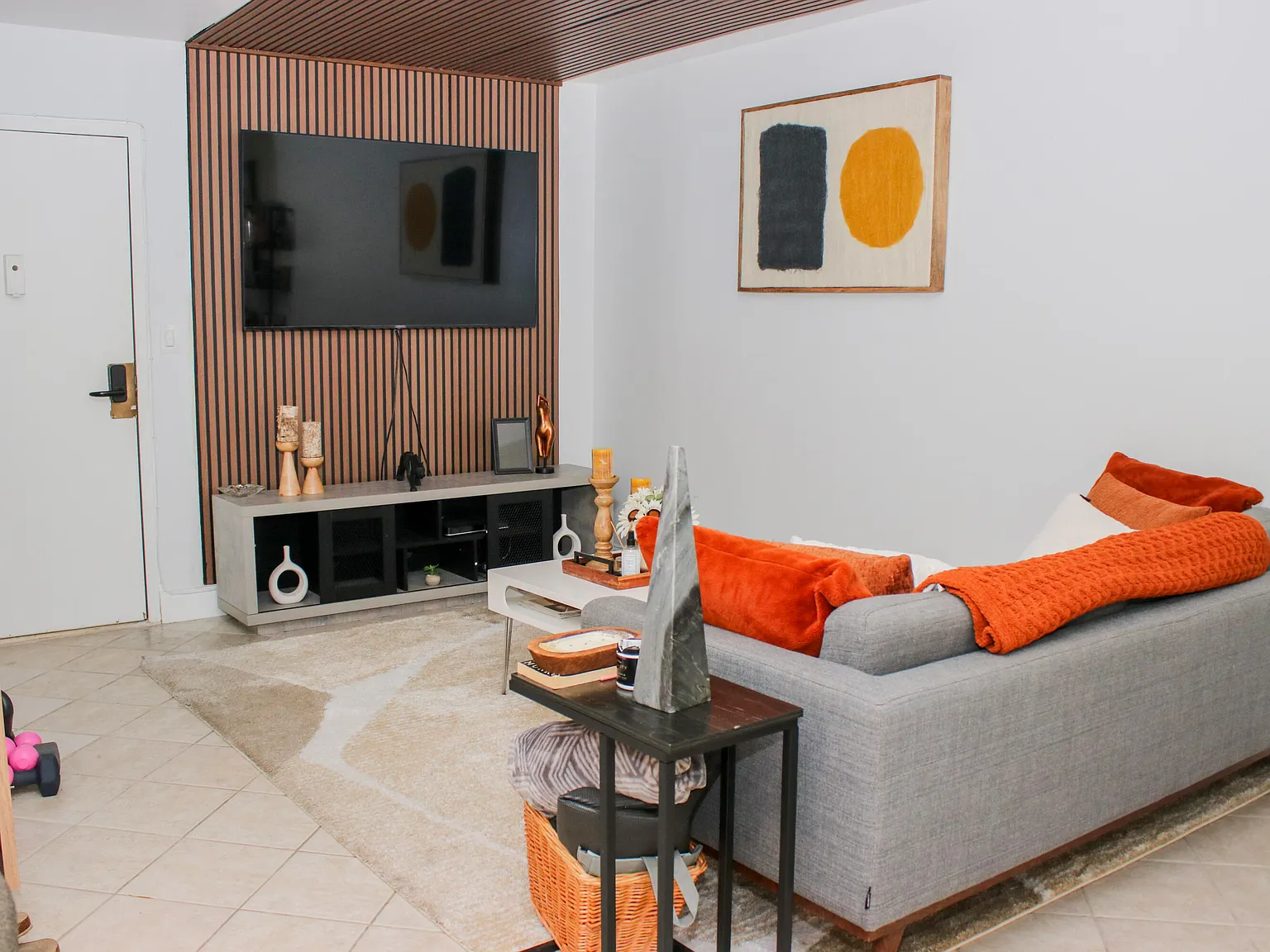 1 bed, 1.0 bath, 640 sqft, $2,000 — Photo 1