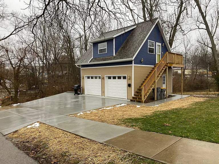 407 N John St — Photo 1