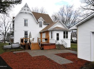 411 Broadway Ave S, New Richland, MN 56072