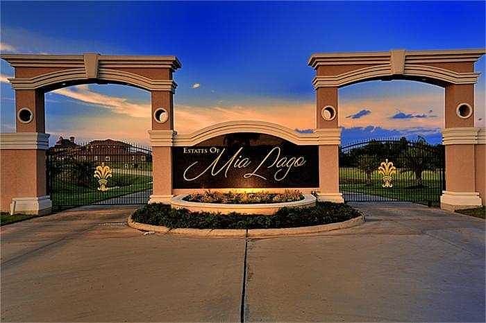 1st image of 118 Mia Lago Dr