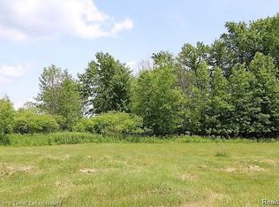 78 Westwood Dr, Grand Blanc, MI