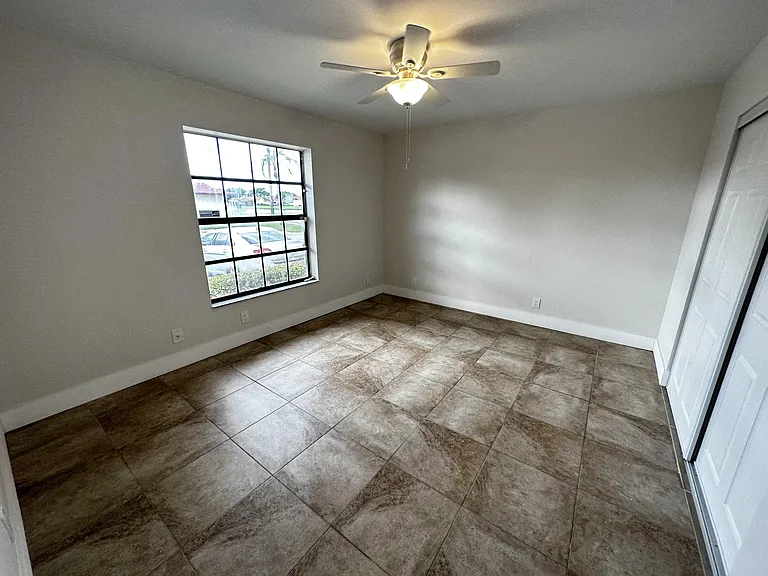 4326 Woodstock Dr #C — Photo 24