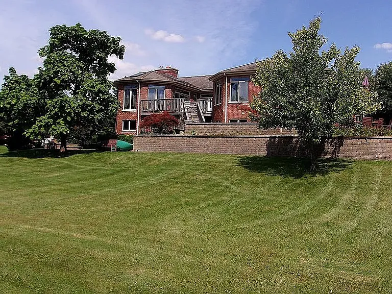 811 Merry Ln — Photo 8