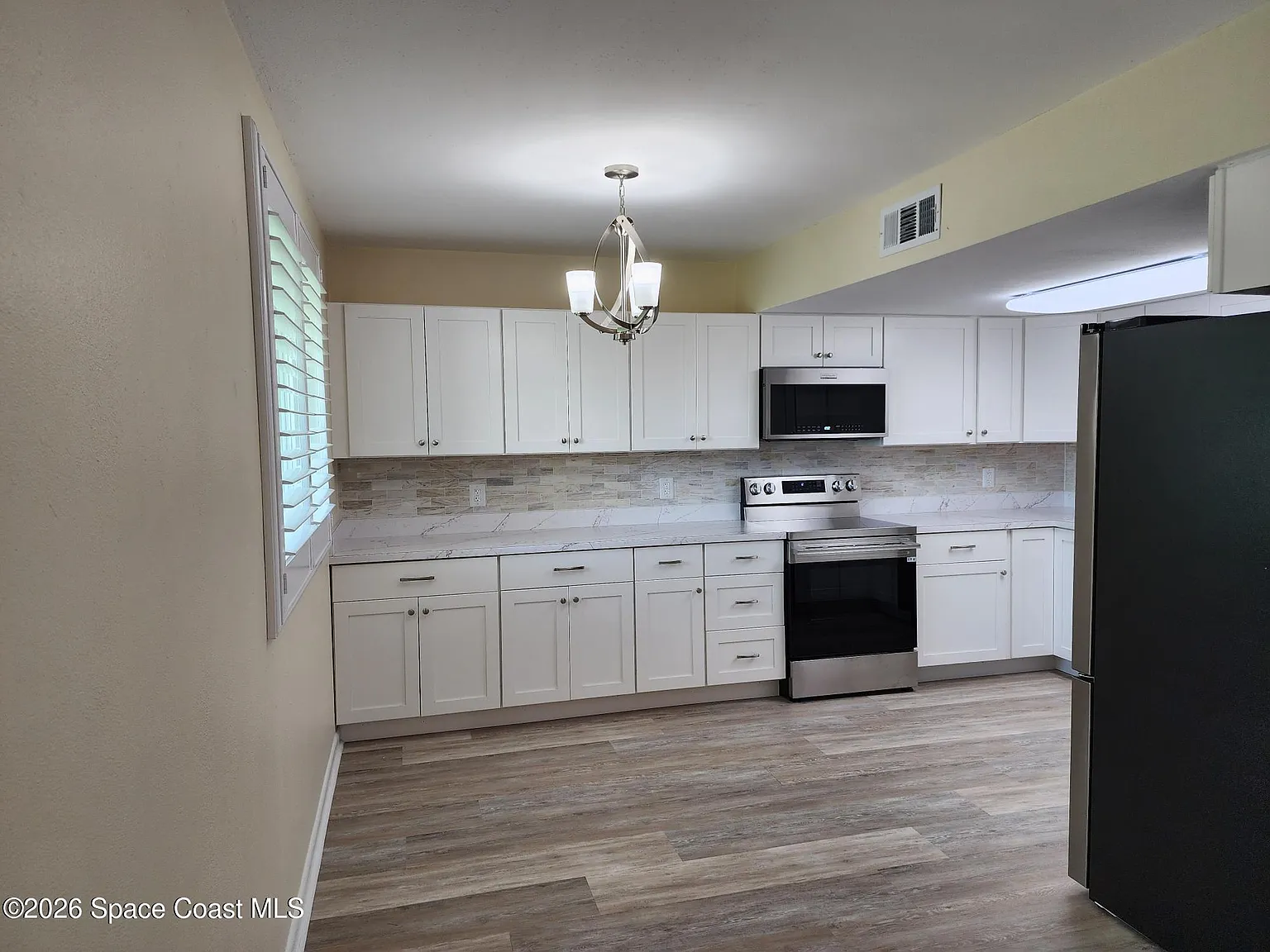 2 bed, 2.0 bath, 1137 sqft, $2,400 — Photo 4