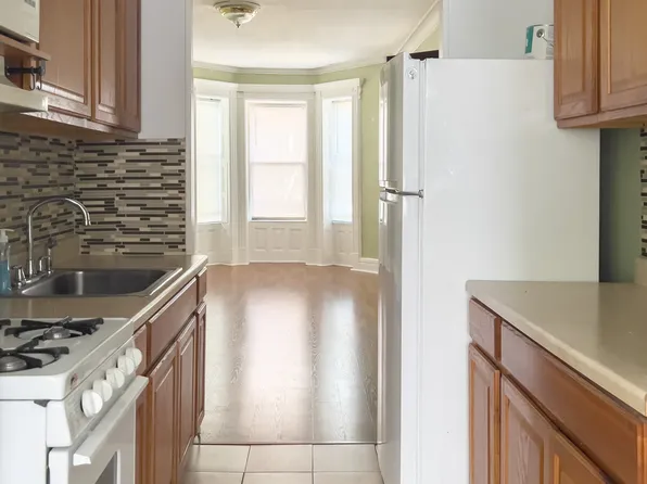 578 Macon Street image 1 of 9