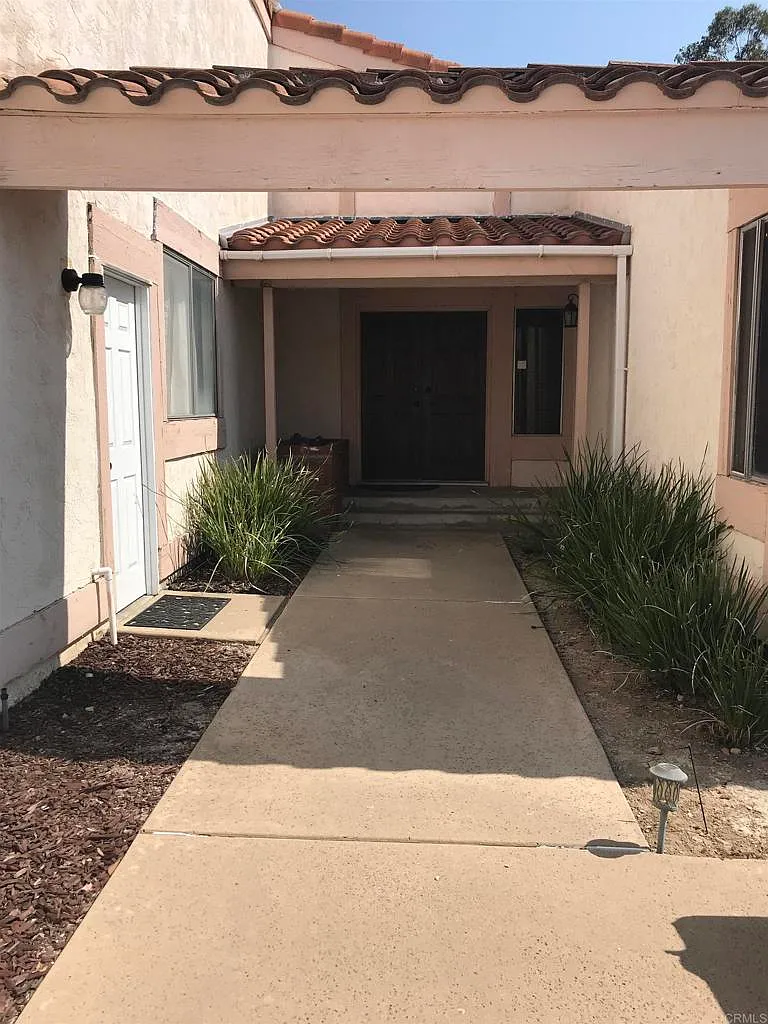 4 bed, 2367 sqft, $5,600 — Photo 1