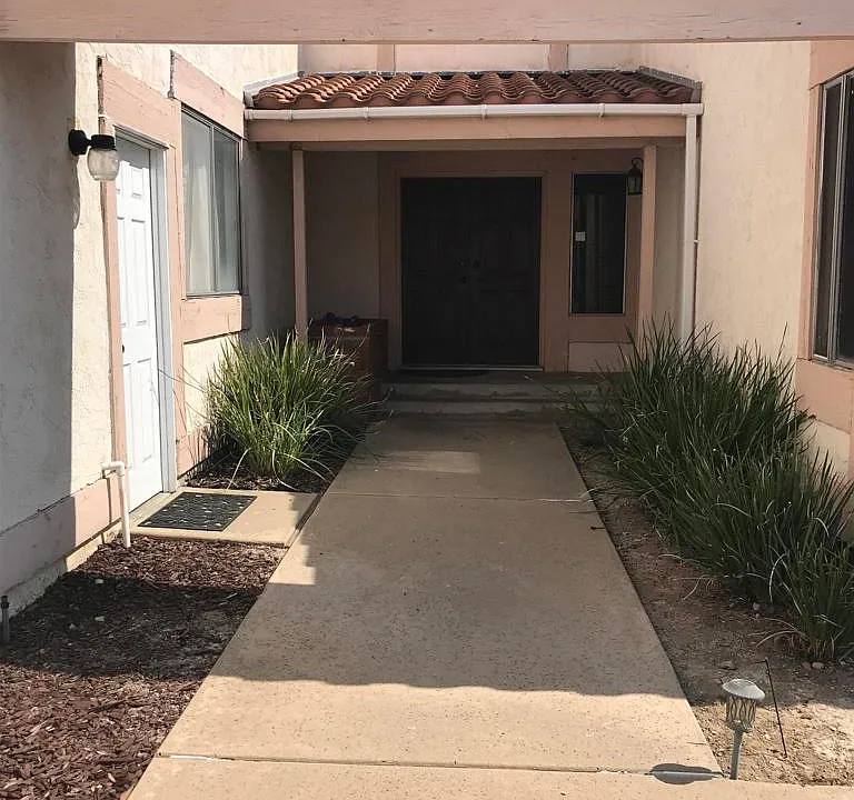 4193 Rueda Dr