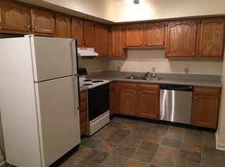 92 Pinewood Rd APT B, Elkview, WV 25071