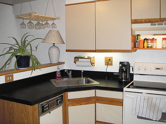 3rd image of 372 S Taft Ct