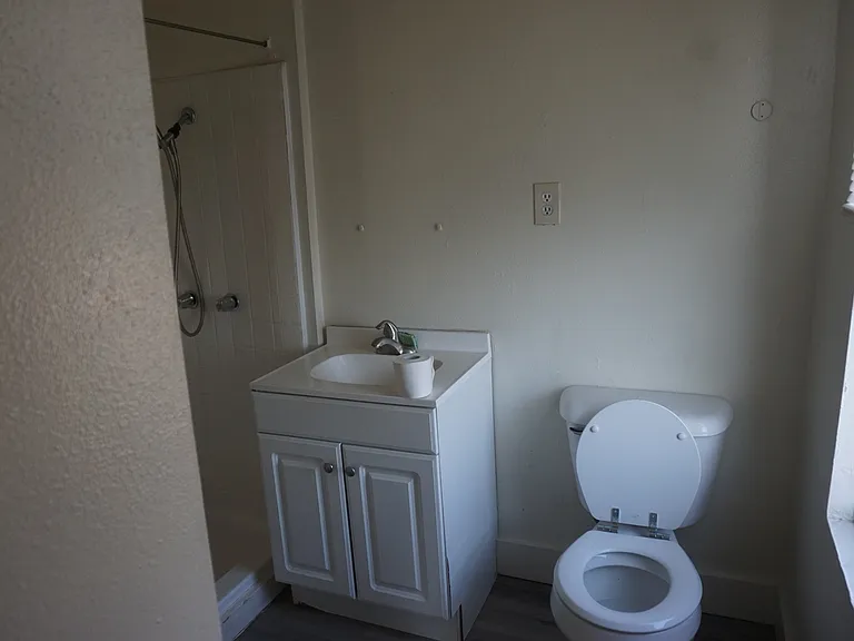 601 N Bartlett St #C — Photo 5
