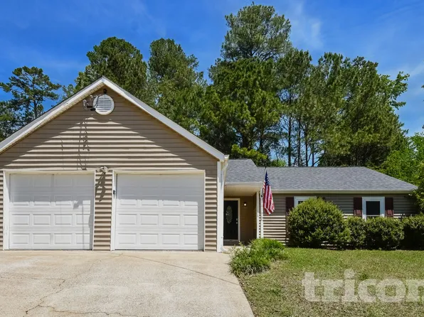 811 Riverstone Ln, Woodstock, GA 30188