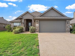 912 Edinburgh Dr, Mcgregor, TX 76657