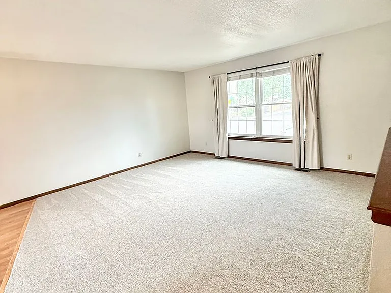 6515 Flintridge Dr — Photo 13