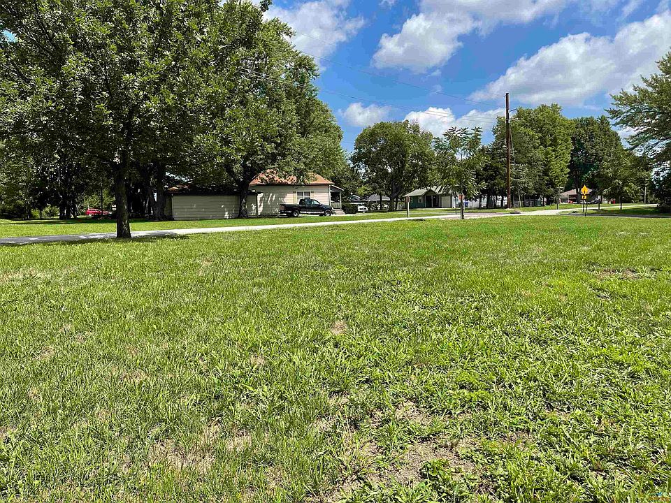 1st image of 1920 S Missouri Ave